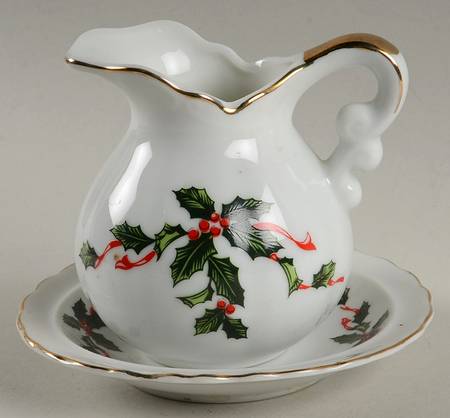 Boughs of Holly (SCALLOPED) Miniature Pitcher and Bowl Set
