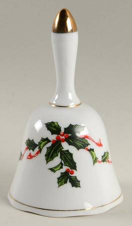 Boughs of Holly (SCALLOPED) Bell