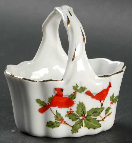 Cardinal Small Basket
