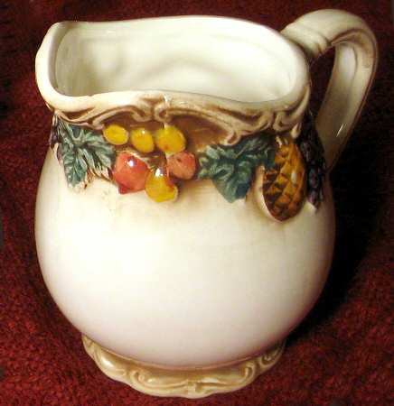 Della Robia Creamer