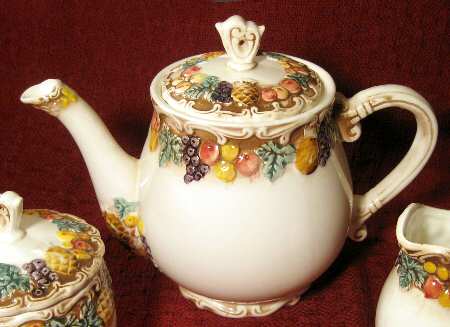 Della Robia Teapot & Lid