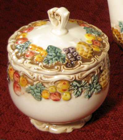 Della Robia Sugar Bowl & Lid