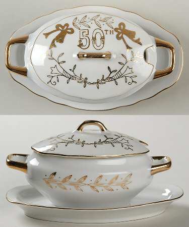 Golden Laurel Individual Gravy Boat & Lid W/Attached Underplate