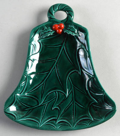 Green Holly Bell Shaped Plate