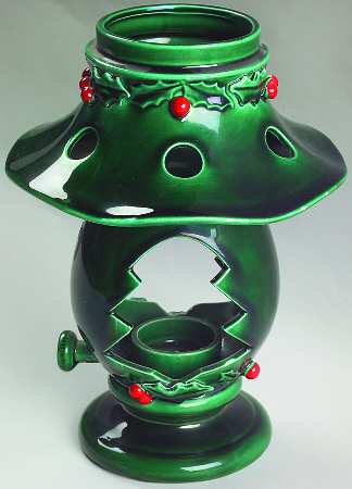 Green Holly 1-Piece Hurricane Candle Lamp