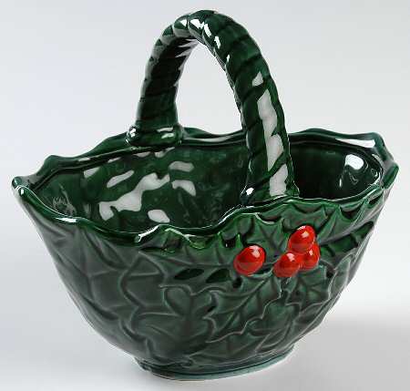 Green Holly Medium Basket with Handle