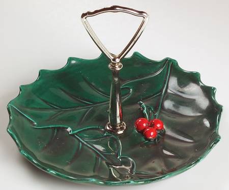 Green Holly Round Serving Plate with Handle (SP)