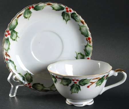 Holly Garland Footed Cup & Saucer Set