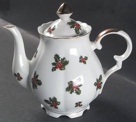 Holly Teapot & Lid