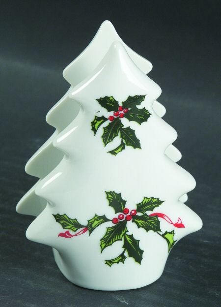 Boughs of Holly (SCALLOPED) Napkin Holder