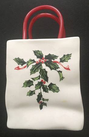 Boughs of Holly (SCALLOPED) Small Planter