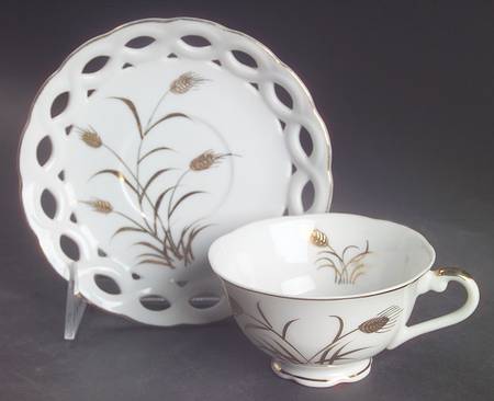 Wheat Footed Cup & Saucer Set