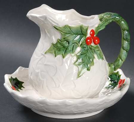 White Holly Small Pitcher & Bowl Set