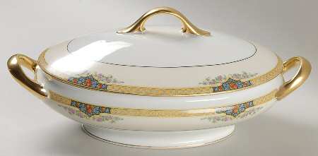 Engadine Oval Covered Vegetable