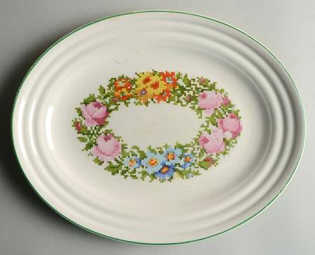 Petit Point 11" Oval Serving Platter