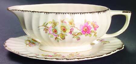Bramble (Filigree 3KGFE) Gravy Boat & Underplate