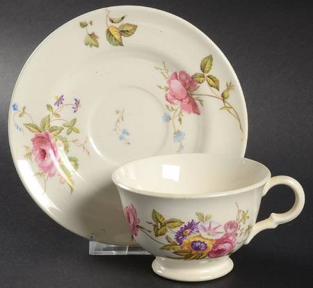 Canterbury Footed Cup & Saucer Set