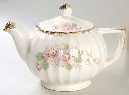 China Rose (Scalloped) Teapot & Lid