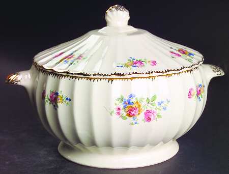 English Rose Round Covered Vegetable