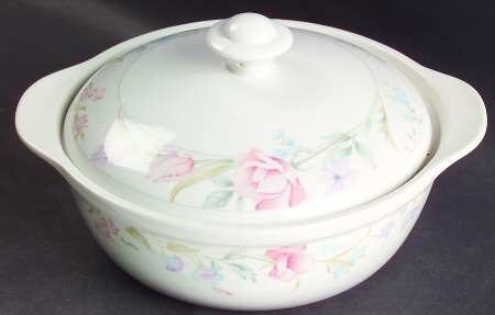 Flowers 1.25 Qt Round Covered Casserole