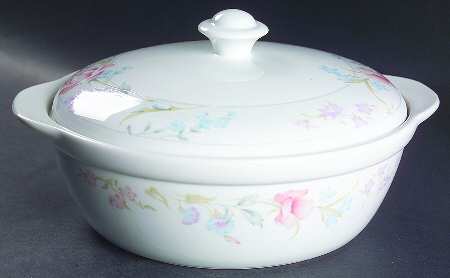 Flowers 2 Qt Round Covered Casserole
