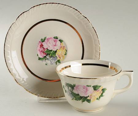 Janis Flat Cup & Saucer Set