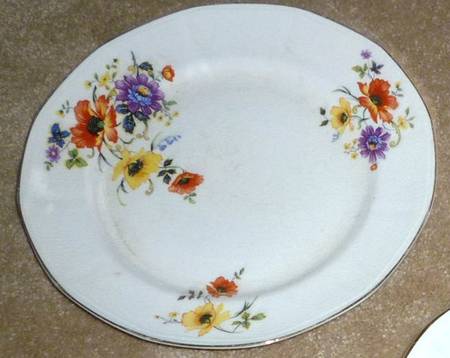 LIA4 Luncheon Plate