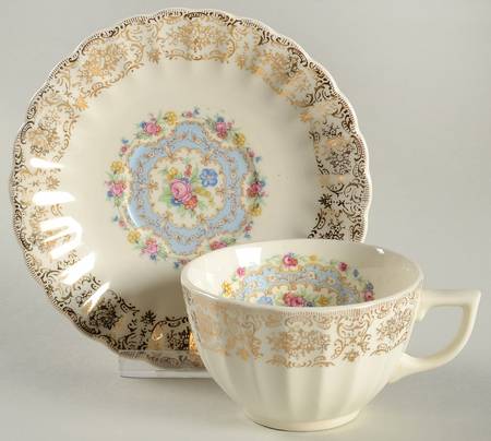 Lyric Flat Cup & Saucer Set