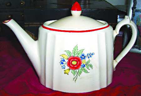 Mayfair (Smooth Red Trim) by Limoges-American