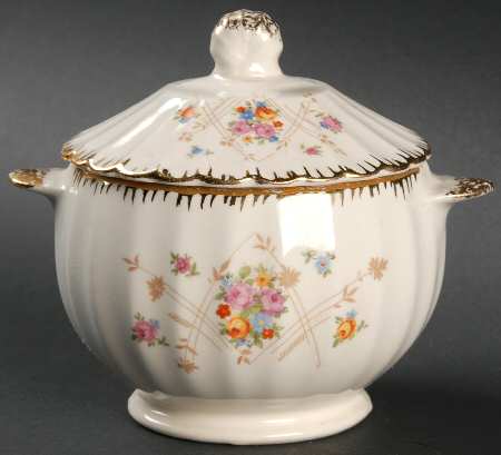 New Princess (Scalloped, Gold Trim) Sugar Bowl & Lid