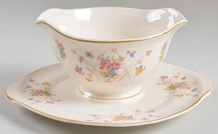 New Princess (Smooth, Yellow Trim) Gravy Boat with Attached Underplate