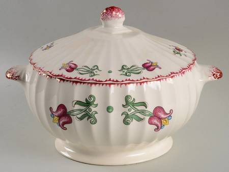 Old Dutch Round Covered Vegetable