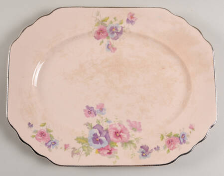 The Pansy (Glo Peach) 14" Oval Serving Platter