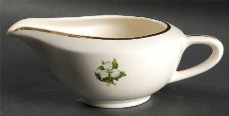 Trillium White (Glamour, Coupe) Gravy Boat & Underplate