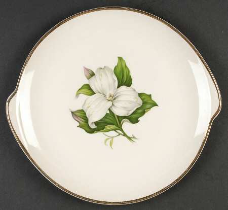 Trillium White (Glamour, Coupe) Handled Cake Plate