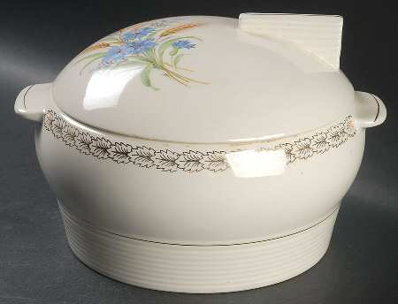 Wheatfield Smooth Edge Round Covered Vegetable