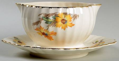Yellow Daisy Gravy Boat with Attached Underplate