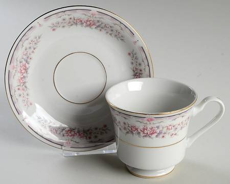 Donna (Gold Verge) Footed Cup & Saucer Set