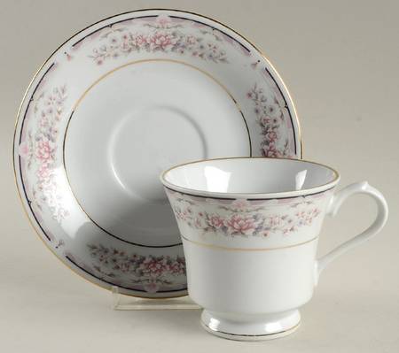 Donna (Gold Verge) Footed Cup & Saucer Set