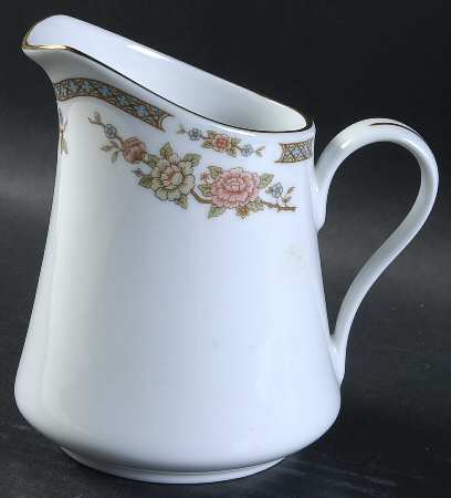 Serenade Creamer