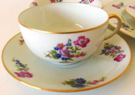 LIM13 Flat Cup & Saucer Set