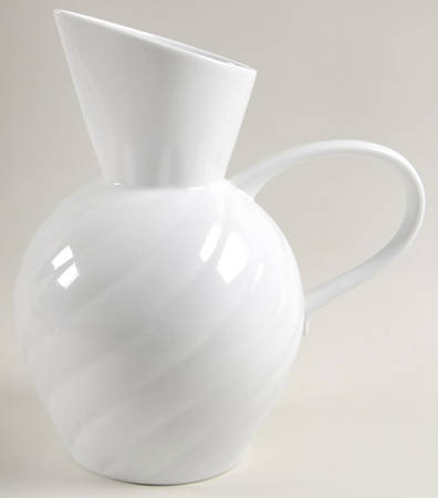 Ring Wave 88 Oz Pitcher