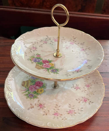 Bristol Gardens 2-Tiered Serving Tray (Salad & Bread/Butter Plate)