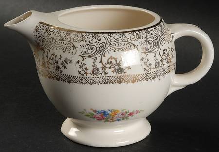 Parisian Center Creamer