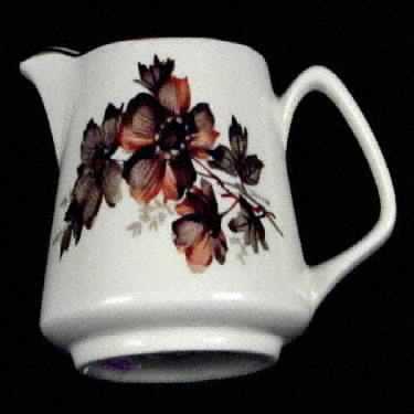 Whisper Gravy Boat with Attached Underplate