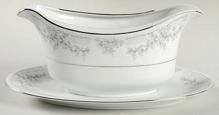 Olivia Gravy Boat & Underplate