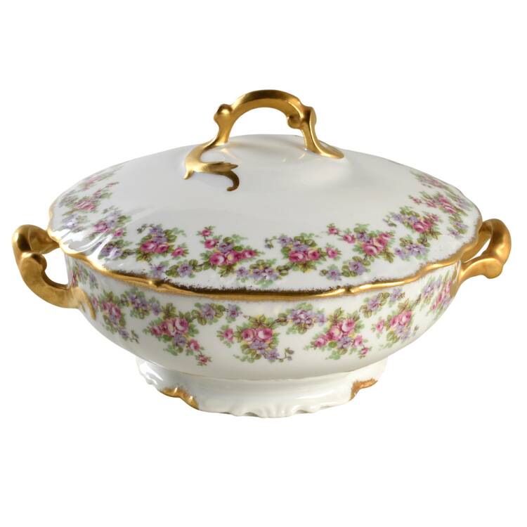 Bridal Wreath Round Covered Vegetable