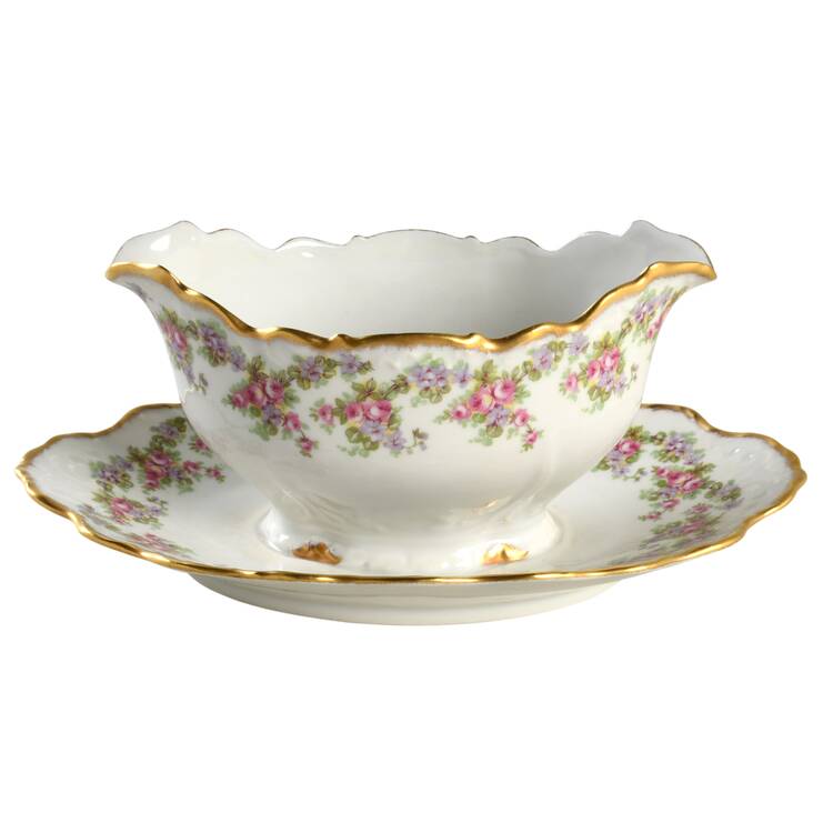 Bridal Wreath Gravy Boat with Attached Underplate