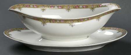 LNT55 Gravy Boat with Attached Underplate