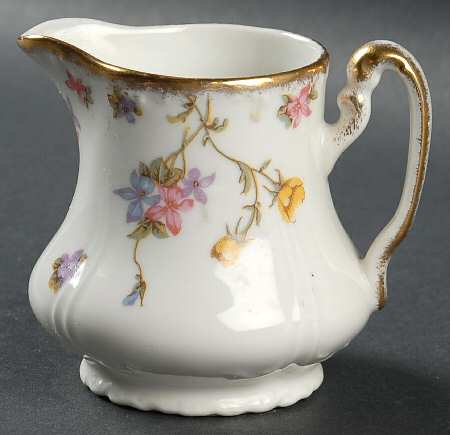 Violets Creamer